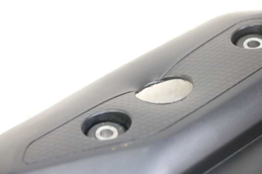 photo de LEFT SIDE FRAME COVER YAMAHA XJ6 ABS 600 (2008 - 2016) - Technical close-up