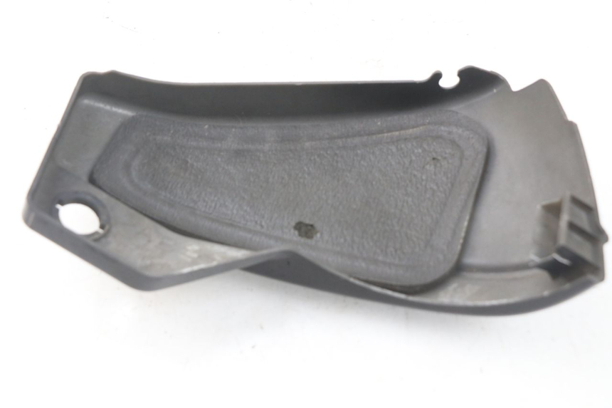 photo de LEFT SIDE FRAME COVER YAMAHA XVS DRAG STAR DRAGSTAR 650 (1997 - 2007) - Technical close-up