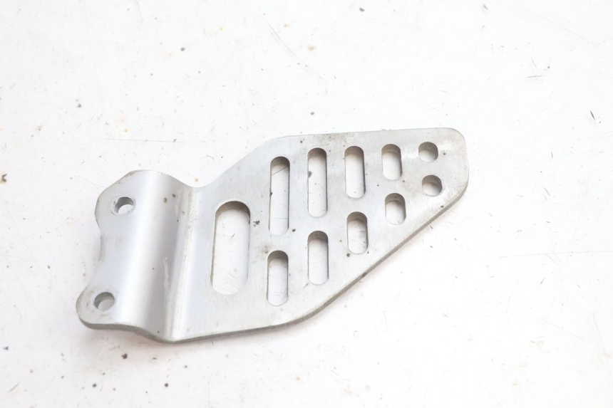 photo de LEFT SIDE FRAME COVER YAMAHA YZF R6 600 (2008 - 2009) - Alternative perspective