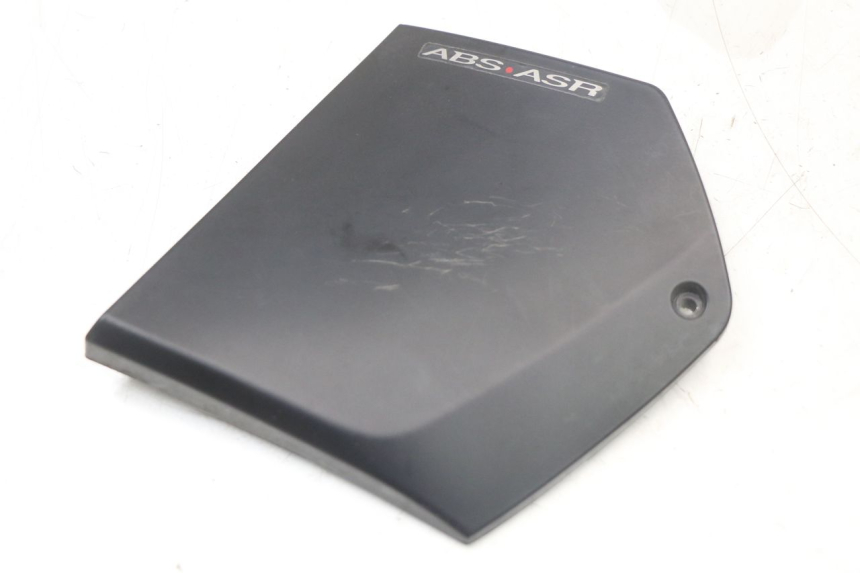 photo de FRAME COVER PIAGGIO MP3 HPE 350 (2018 - 2020) - Alternative perspective