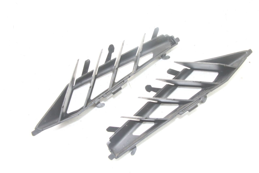 photo de FRAME COVER PEUGEOT SPEEDFIGHT 3 LC 2T 50 (2009 - 2015) - Zoom on usage condition