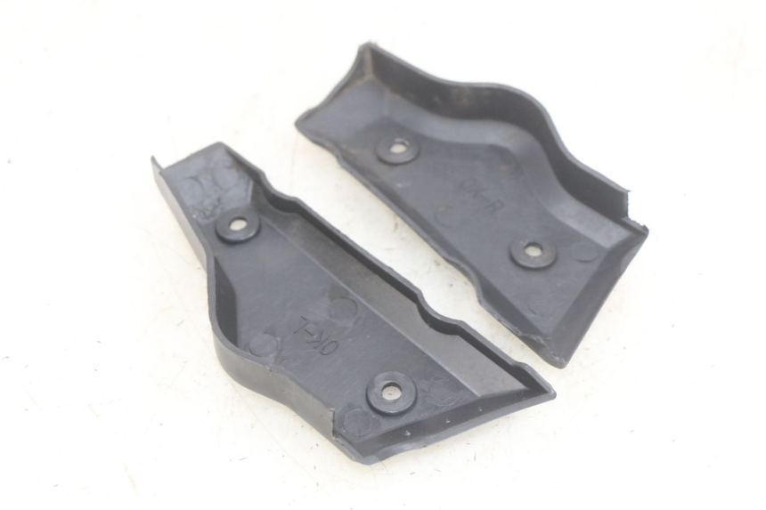 photo de SIDE FRAME COVER YAMASAKI ROADSTER 50 (2013 - 2018) - Zoom on usage condition
