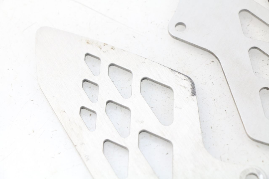 photo de FRAME COVER BMW S RR ABS S1000RR 1000 (2009 - 2011) - Technical close-up