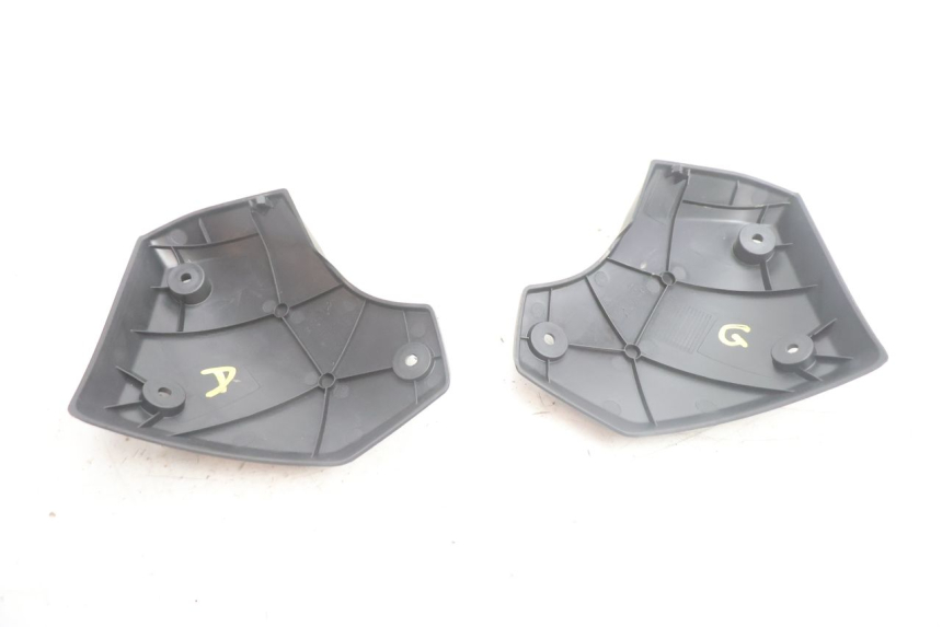 photo de FRAME COVER PEUGEOT STREETZONE NAKED 2T 50 (2014 - 2018) - Fixing points details
