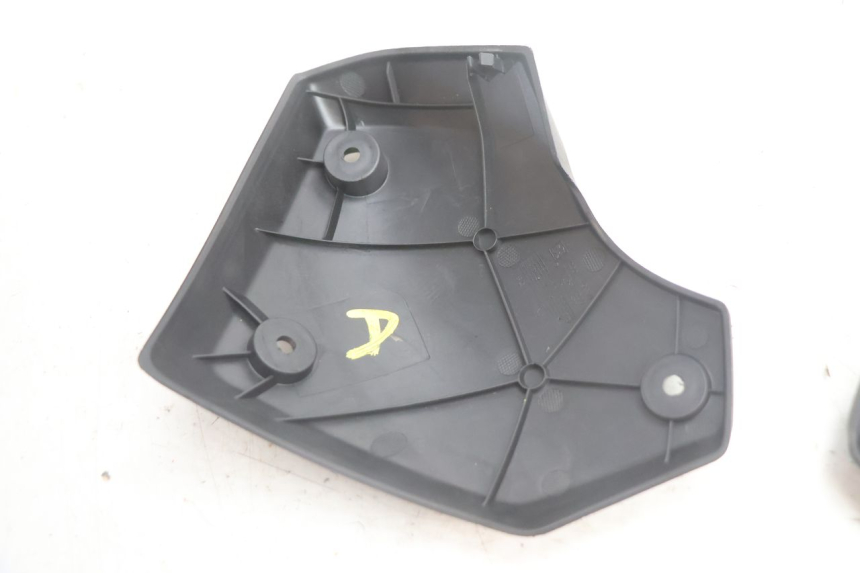 photo de FRAME COVER PEUGEOT STREETZONE NAKED 2T 50 (2014 - 2018) - Surface and material condition