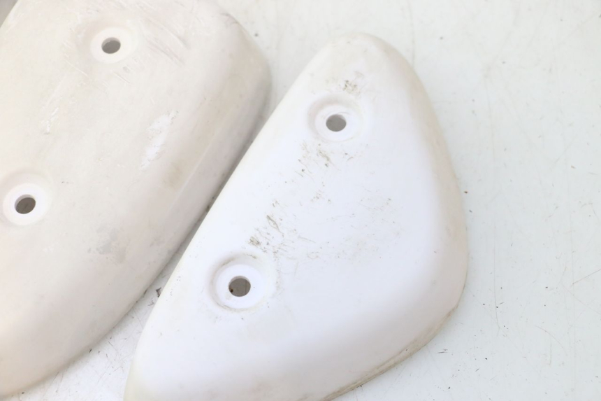 photo de SIDE CHASSIS COVER MBK STUNT NAKED 50 (2004 - 2018) - Fixing points details