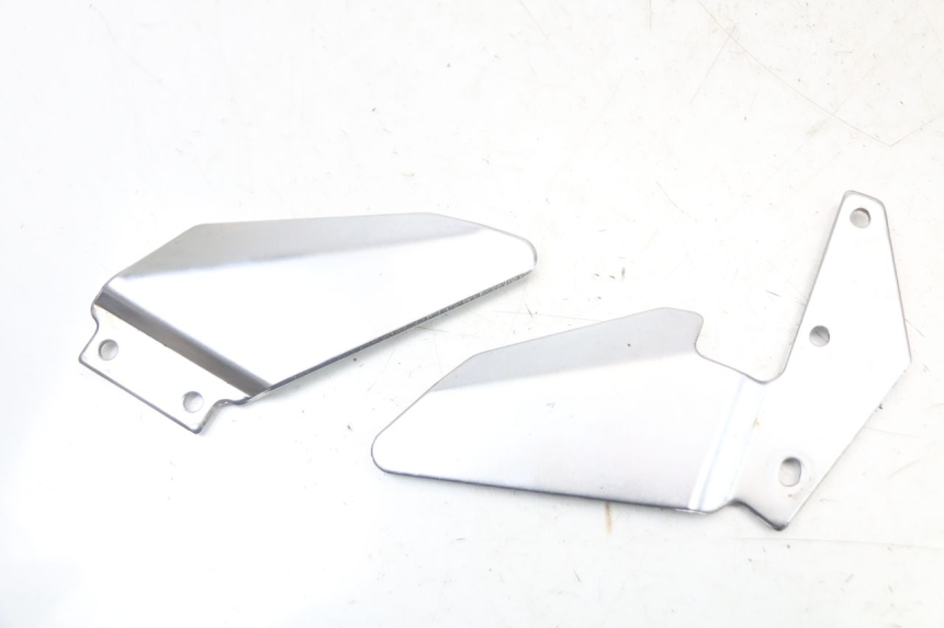 photo de FRAME COVER SUZUKI GS F 500 (2004 - 2007) - Main view