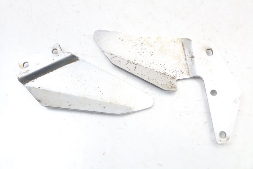 photo de FRAME COVER SUZUKI GS F 500 (2004 - 2007) - Alternative perspective