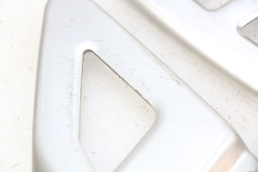 photo de SIDE FRAME COVER SUZUKI SV N 650 (1999 - 2002) - Technical close-up