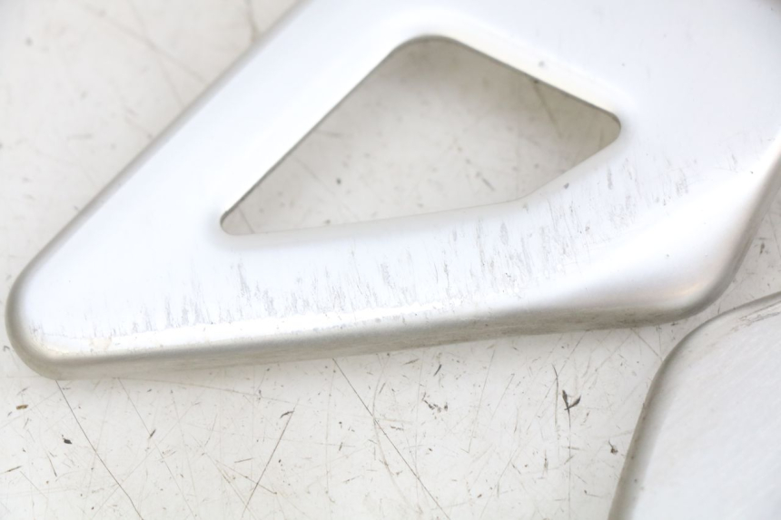 photo de SIDE FRAME COVER SUZUKI SV N 650 (1999 - 2002) - Alternative perspective