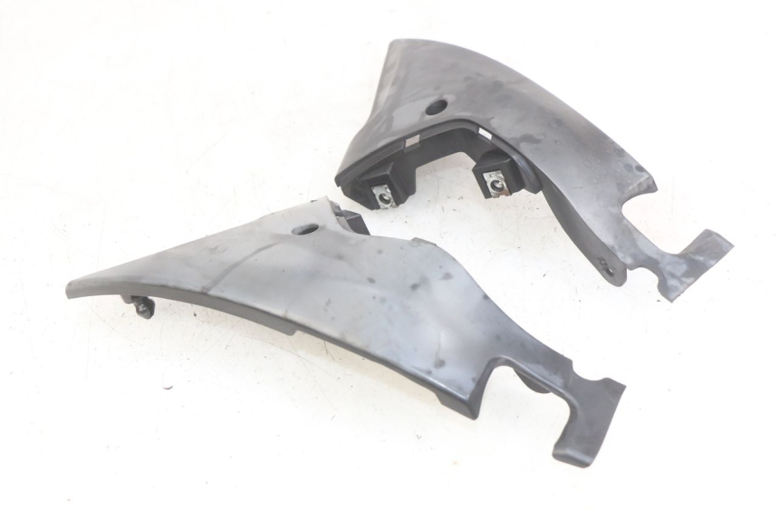 photo de SIDE FRAME COVER DAELIM VJ ROADWIN FI 125 (2008 - 2017) - Alternative perspective