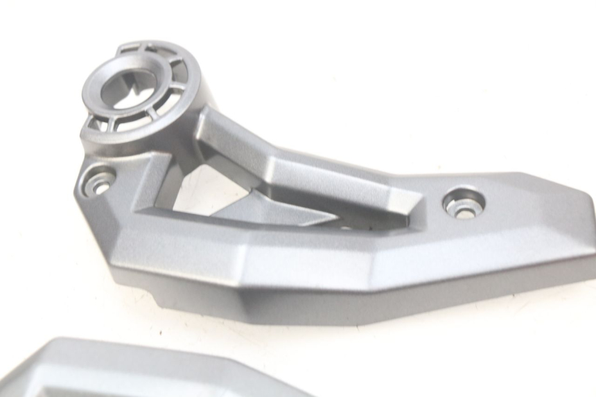 photo de SIDE FRAME COVER KAWASAKI Z 650 (2016 - 2019) - Zoom on usage condition