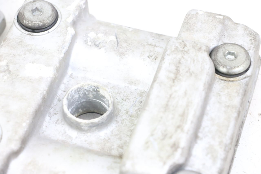 photo de Valve cover HYOSUNG GV AQUILA 125 (2000 - 2009) - Alternative perspective