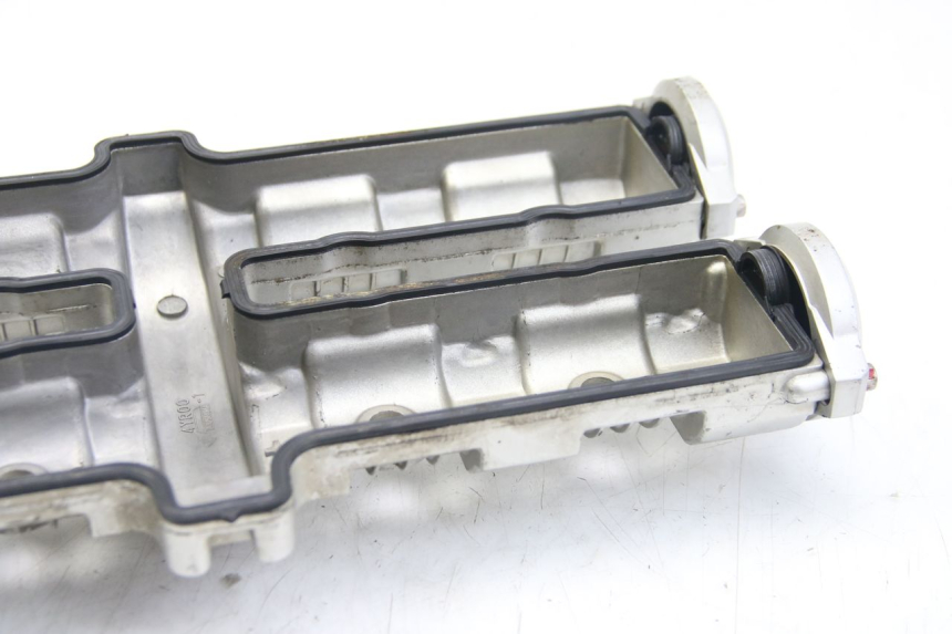 photo de VALVE COVER YAMAHA FZS FAZER 600 (2001 - 2003) - Alternative perspective