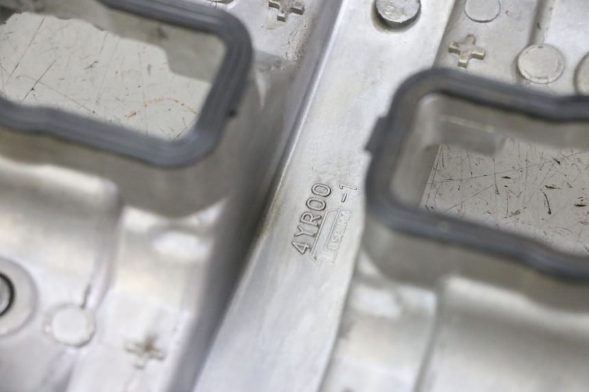 photo de VALVE COVER YAMAHA FZS FAZER 600 (2001 - 2003) - Alternative perspective