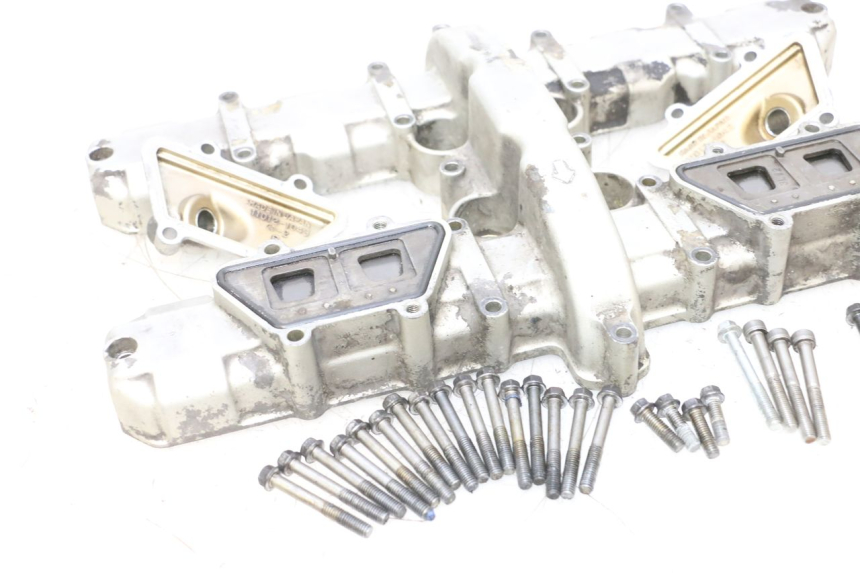 photo de ROCKER COVER KAWASAKI ZR7 ZR-7 S 750 (1999 - 2004) - Fixing points details