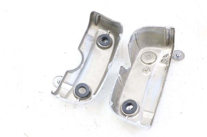 photo de CYLINDER COVER SUZUKI GZ MARAUDER 125 (1998 - 2004) - Component detail