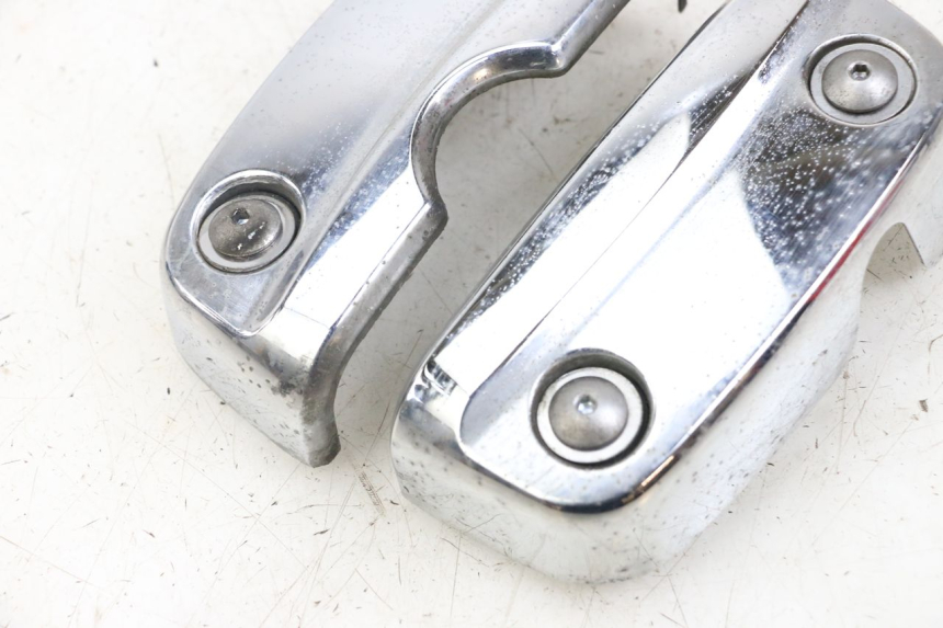 photo de CYLINDER COVER SUZUKI GZ MARAUDER 125 (1998 - 2004) - Alternative perspective