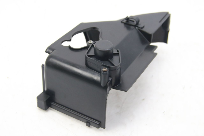 photo de CYLINDER HEAD COVER PEUGEOT KISBEE 4T 50 (2018 - 2022) - Fixing points details