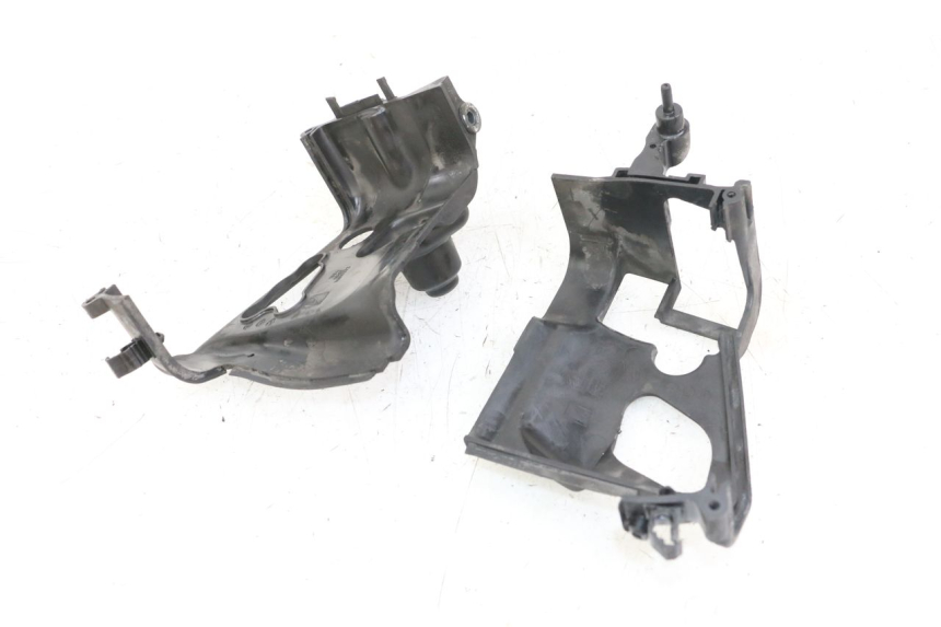 photo de CYLINDER COVER PIAGGIO LIBERTY IGET 4T 50 (2021 - 2025) - Fixing points details