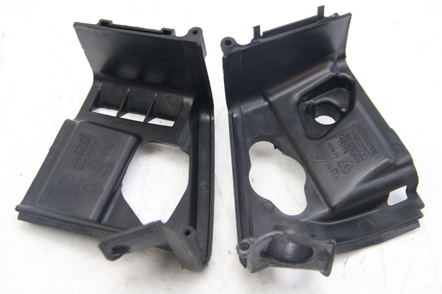 photo de CYLINDER HEAD COVER APRILIA SCARABEO 4T 50 (2009 - 2017) - Checked used part