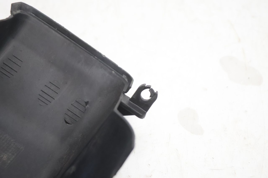 photo de CYLINDER HEAD COVER PEUGEOT TREKKER 50 (1995 - 2004) - Alternative perspective
