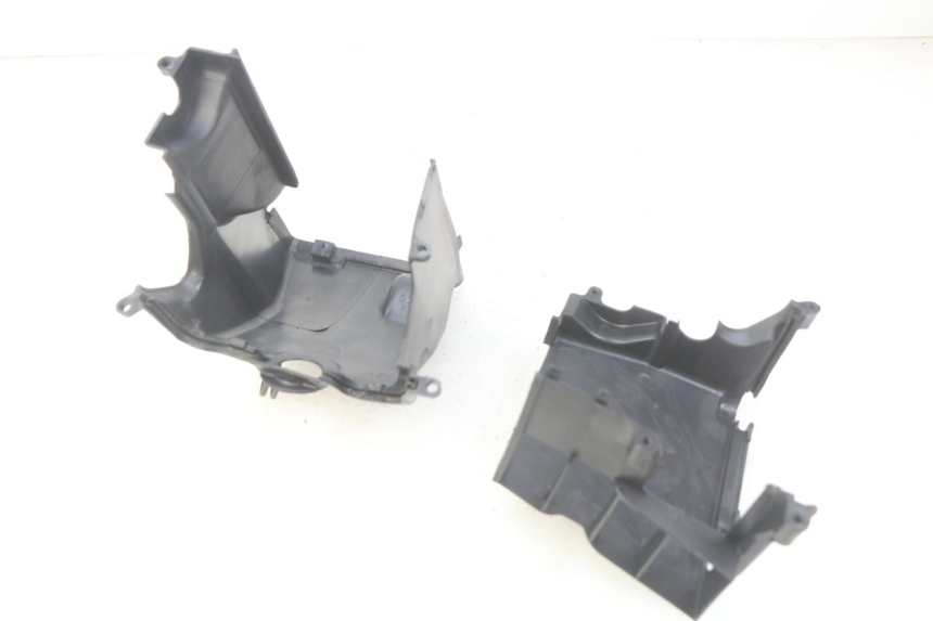 photo de CYLINDER HEAD COVER PEUGEOT TWEET 125 (2010 - 2017) - Technical close-up