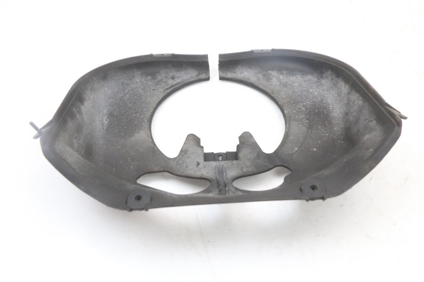 photo de FORK COVER PEUGEOT KISBEE 4T 50 (2018 - 2022) - Zoom on usage condition