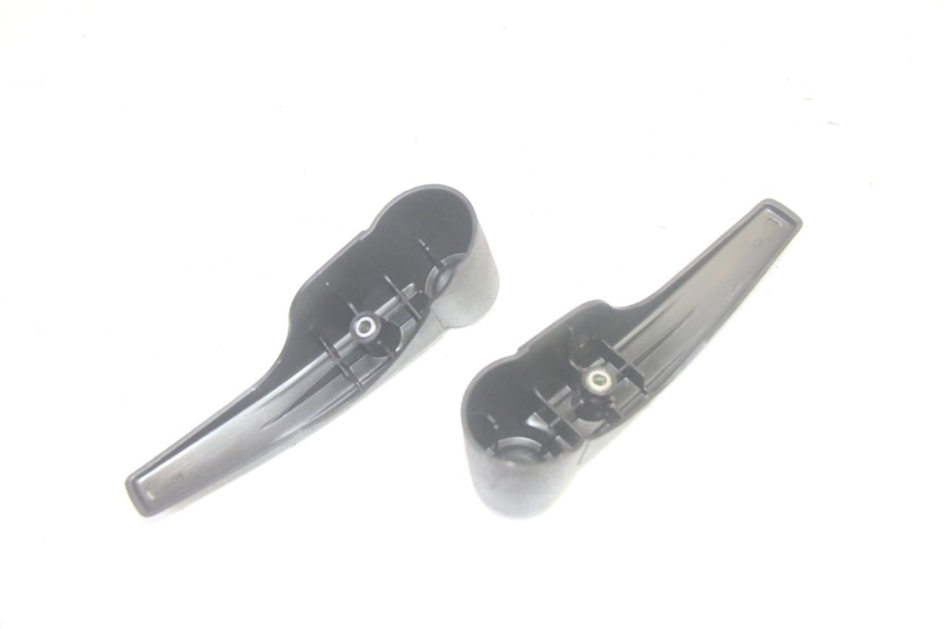 photo de FORK PANEL PIAGGIO MP3 HPE 350 (2018 - 2020) - Zoom on usage condition