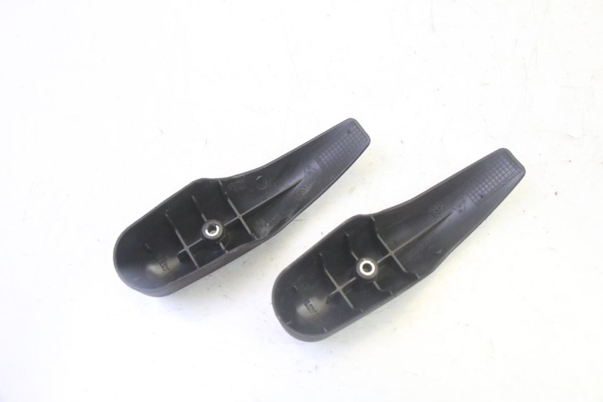 photo de FORK COVER PIAGGIO MP3 LT 300 (2010 - 2016) - Zoom on usage condition