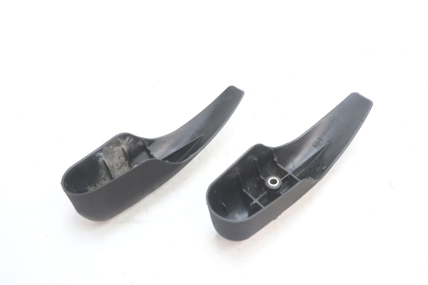 photo de FORK COVER PIAGGIO MP3 LT 300 (2010 - 2016) - Fixing points details