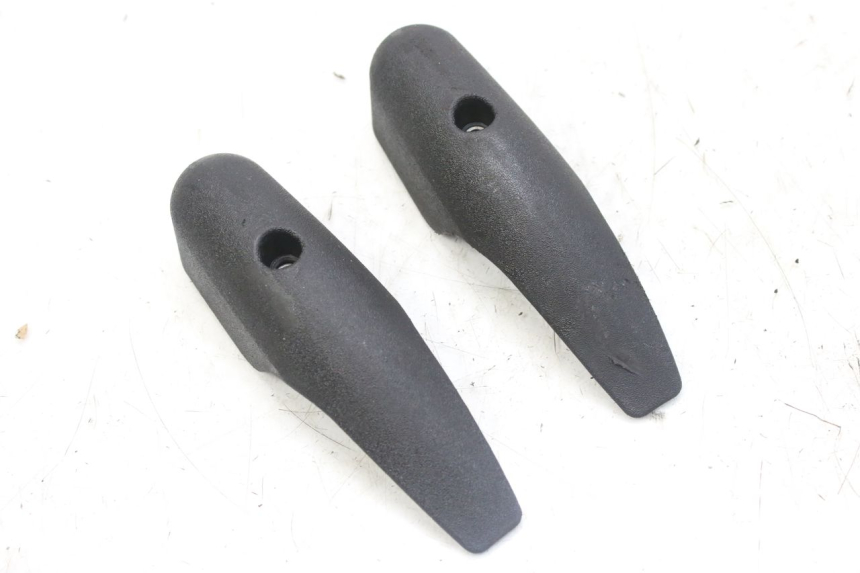 photo de FORK COVER PIAGGIO MP3 RL 250 (2006 - 2010) - Zoom on usage condition