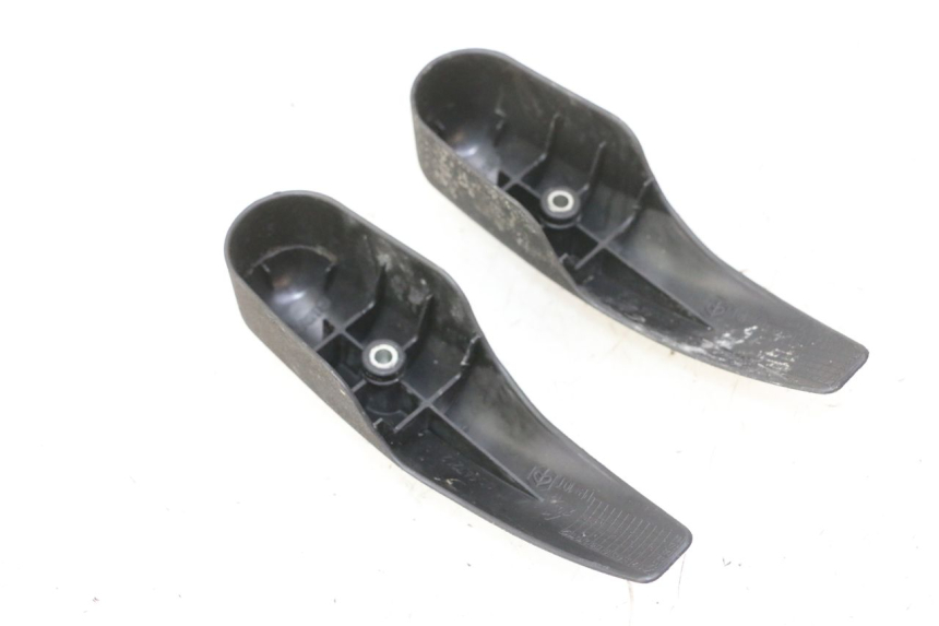 photo de FORK COVER PIAGGIO MP3 RL 250 (2006 - 2010) - Zoom on usage condition