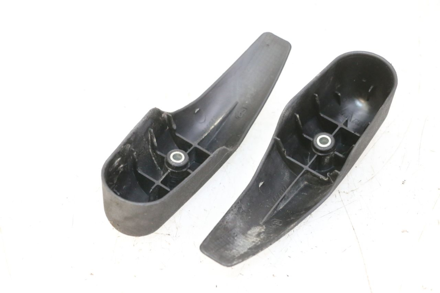 photo de FORK PANEL PIAGGIO MP3 500 (2011 - 2015) - Zoom on usage condition