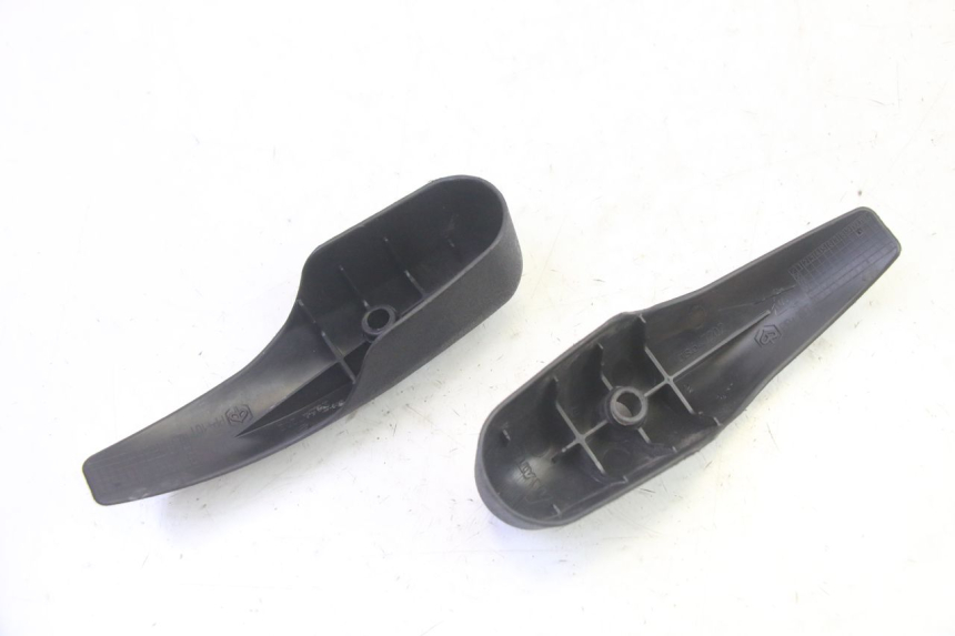 photo de FORK COVER PIAGGIO MP3 RL 250 (2006 - 2010) - Alternative perspective