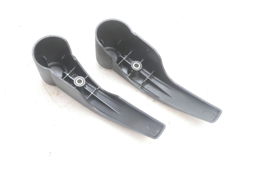 photo de FORK PANEL PIAGGIO MP3 500 (2016 - 2018) - Zoom on usage condition