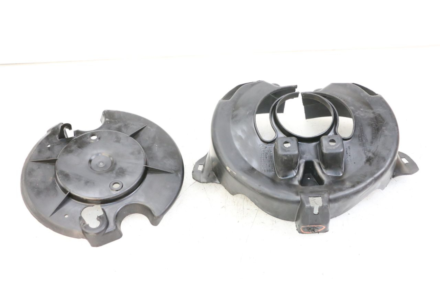 photo de FORK COVER PEUGEOT TKR TREKKER FURIOUS 50 (2005 - 2014) - Fixing points details