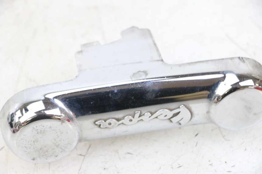 photo de FORK PANEL PIAGGIO VESPA GRANTURISMO 200 (2004 - 2005) - Zoom on usage condition