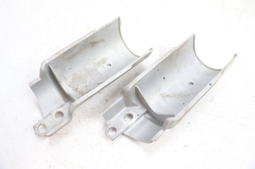 photo de FORK PANEL APRILIA SCARABEO GT 125 (1999 - 2007) - Alternative perspective