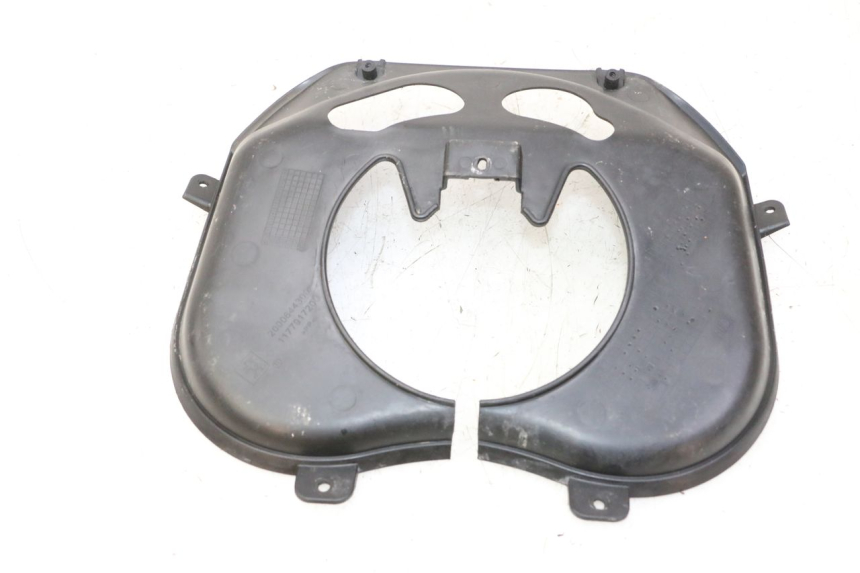 photo de FORK PANEL PEUGEOT STREETZONE I NAKED 2T 50 (2018 - 2020) - Zoom on usage condition