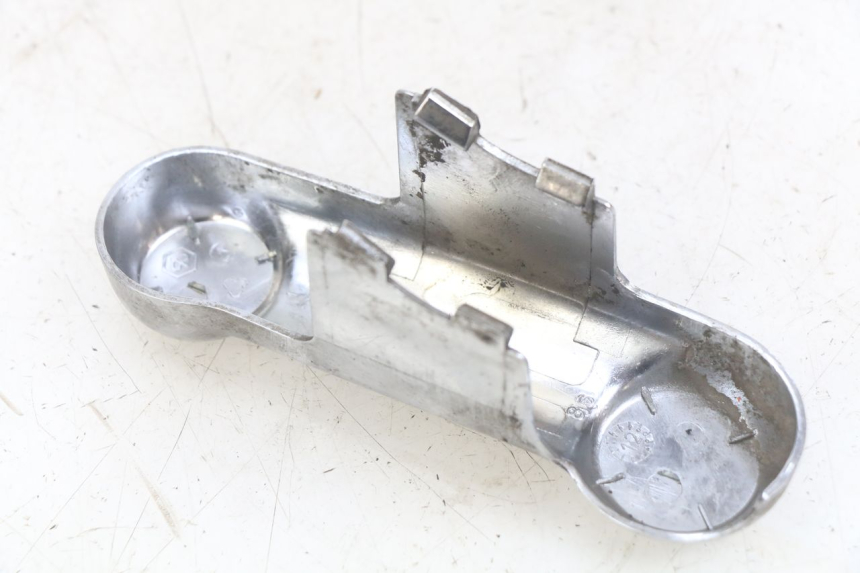 photo de FORK COVER PIAGGIO VESPA S 2T 50 (2007 - 2014) - Fixing points details