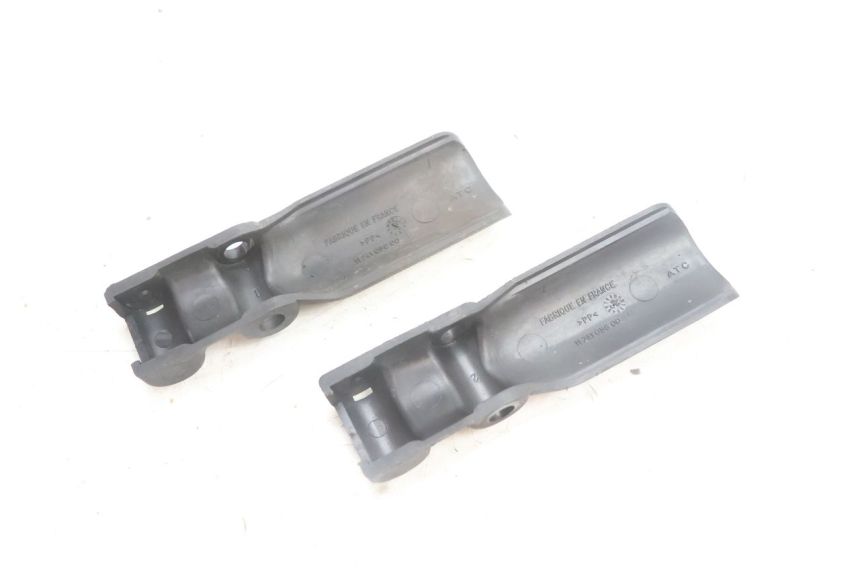 photo de FORK PANEL PEUGEOT VIVACITY 100 (1999 - 2008) - Zoom on usage condition