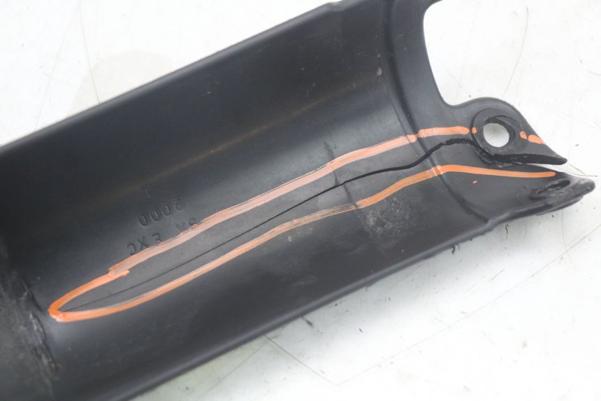 photo de FORK COVER FANTIC XM PERFORMANCE 2T 50 (2021 - 2022) - Distinctive features