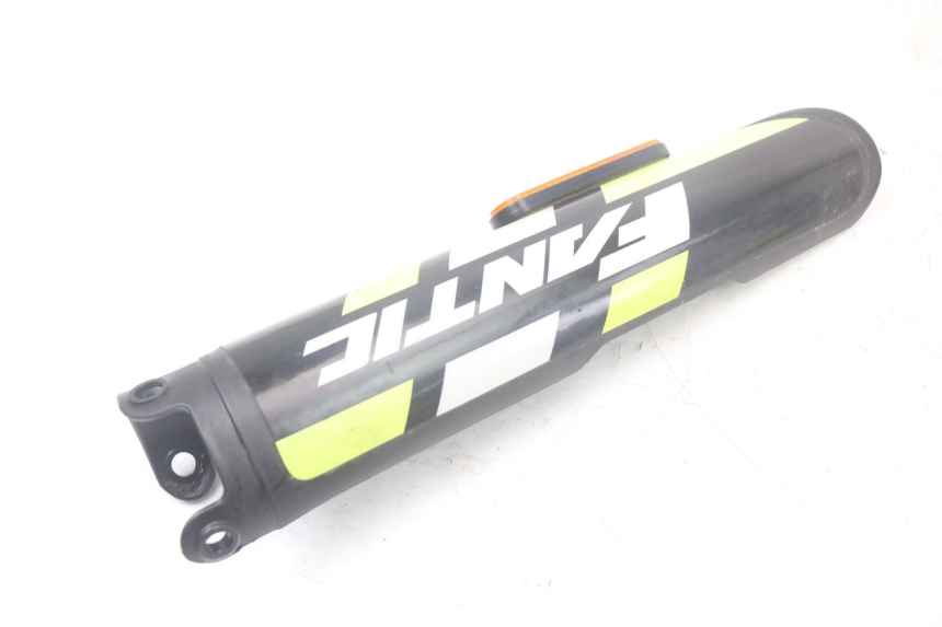 photo de FORK COVER FANTIC XM PERFORMANCE 2T 50 (2021 - 2022) - Technical close-up