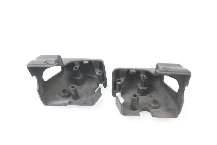 photo de MASTER CYLINDER COVER  APRILIA ATLANTIC 125 (2003 - 2009) - Alternative perspective