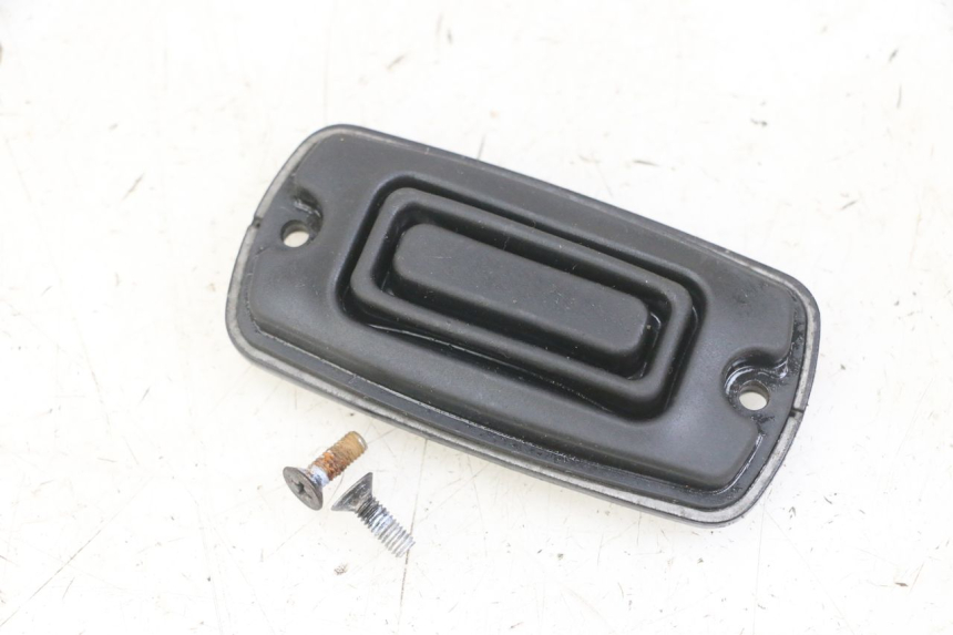 photo de MASTER CYLINDER COVER  HONDA CBF 500 (2004 - 2007) - Zoom on usage condition