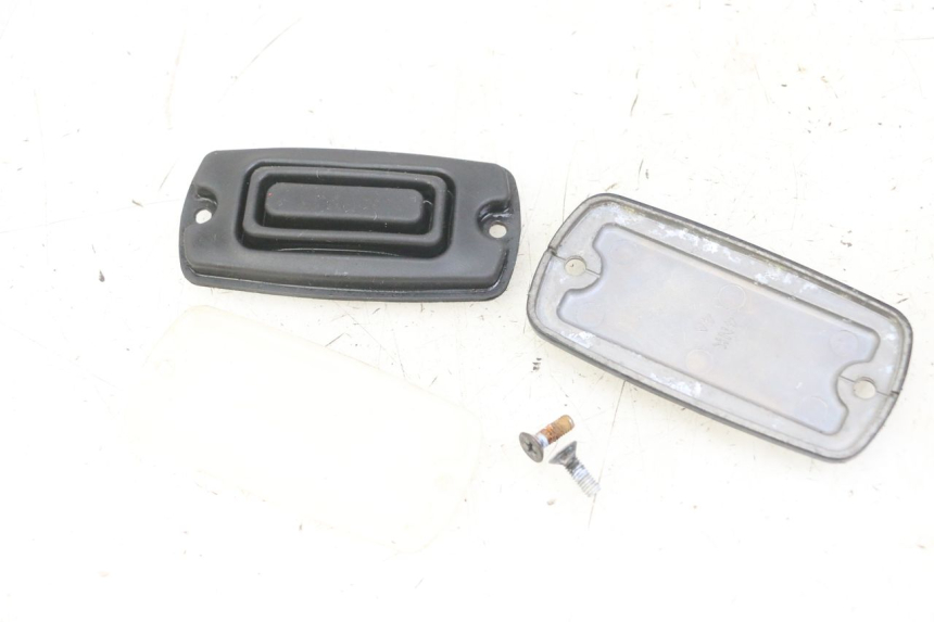 photo de MASTER CYLINDER COVER  HONDA CBF 500 (2004 - 2007) - Alternative perspective
