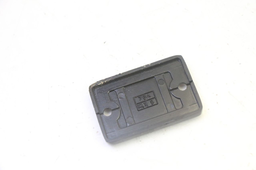 photo de MASTER CYLINDER COVER DAELIM HISTORY 125 (2001 - 2002) - Zoom on usage condition