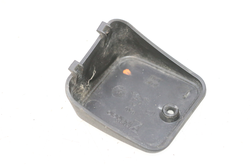 photo de MASTER CYLINDER COVER PIAGGIO MP3 RL 250 (2006 - 2010) - Zoom on usage condition