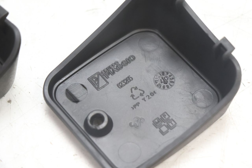 photo de MASTER CYLINDER COVER  PIAGGIO MP3 125 (2006 - 2014) - Technical close-up